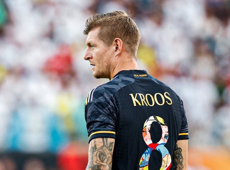  Người hâm mộ vui mừng khi chứng kiến tiền vệ Toni Kroos trong màu áo Đội tuyển Đức